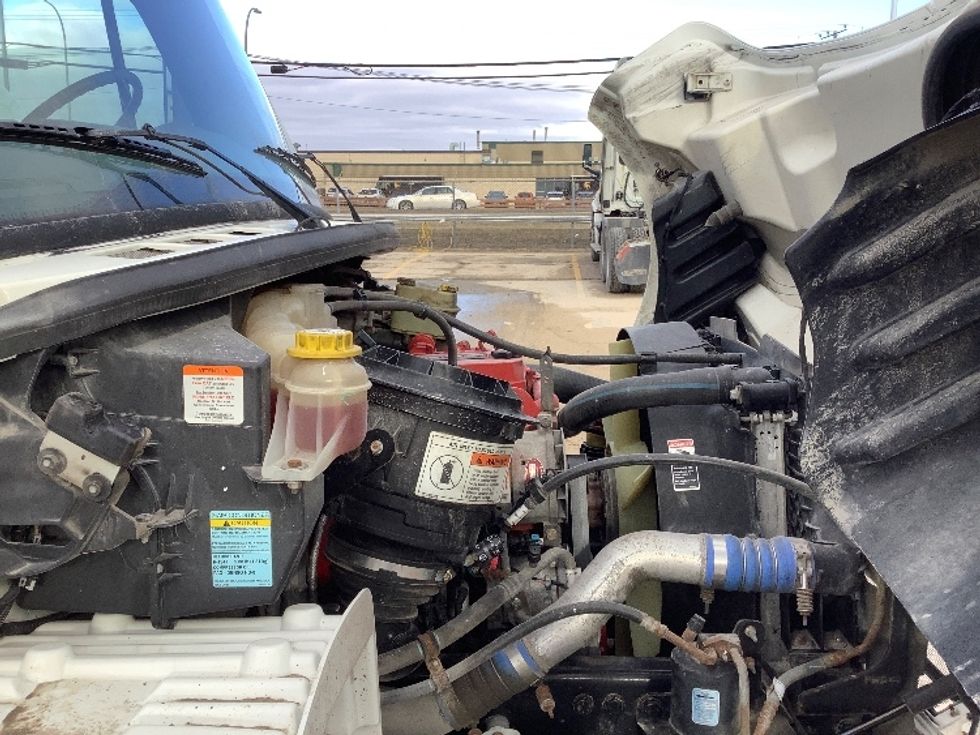 Medium Duty Box Truck-Light and Medium Duty Trucks-Freightliner-2020-M2-Winnipeg-MB-259,952\n\t\tkm-$ 70,750 - Image 24