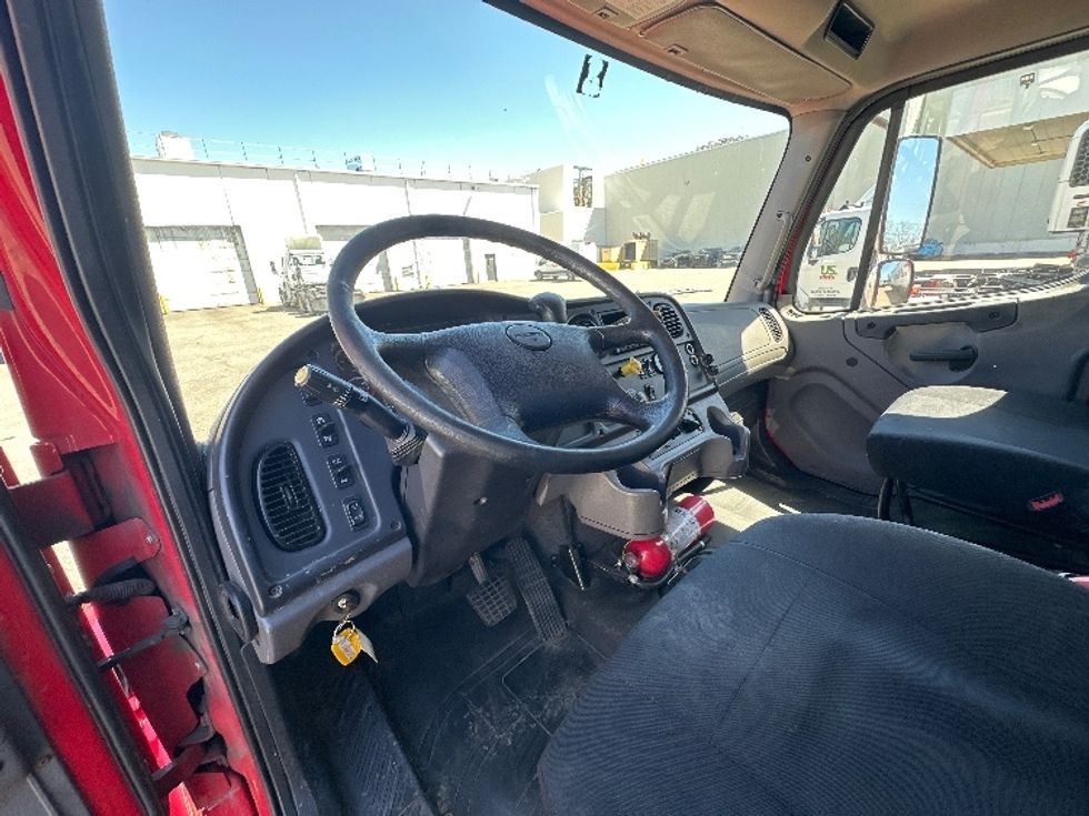 Medium Duty Box Truck-Light and Medium Duty Trucks-Freightliner-2020-M2-Wixom-MI-240,828\n\t\tmiles-$ 41,000 - Image 17