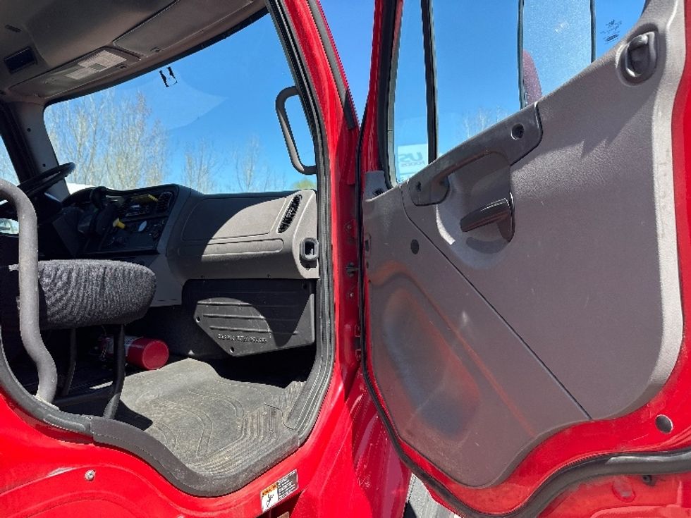 Medium Duty Box Truck-Light and Medium Duty Trucks-Freightliner-2020-M2-Wixom-MI-240,828\n\t\tmiles-$ 41,000 - Image 20