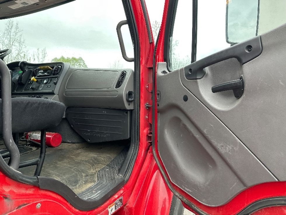Medium Duty Box Truck-Light and Medium Duty Trucks-Freightliner-2020-M2-Wixom-MI-320,051\n\t\tmiles-$ 29,750 - Image 20