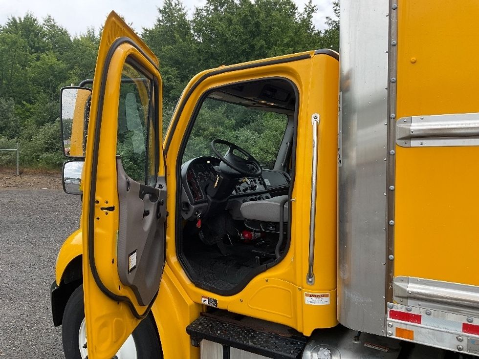 Medium Duty Box Truck-Light and Medium Duty Trucks-Freightliner-2020-M2-Youngstown-OH-154,422\n\t\tmiles-$ 53,000 - Image 16