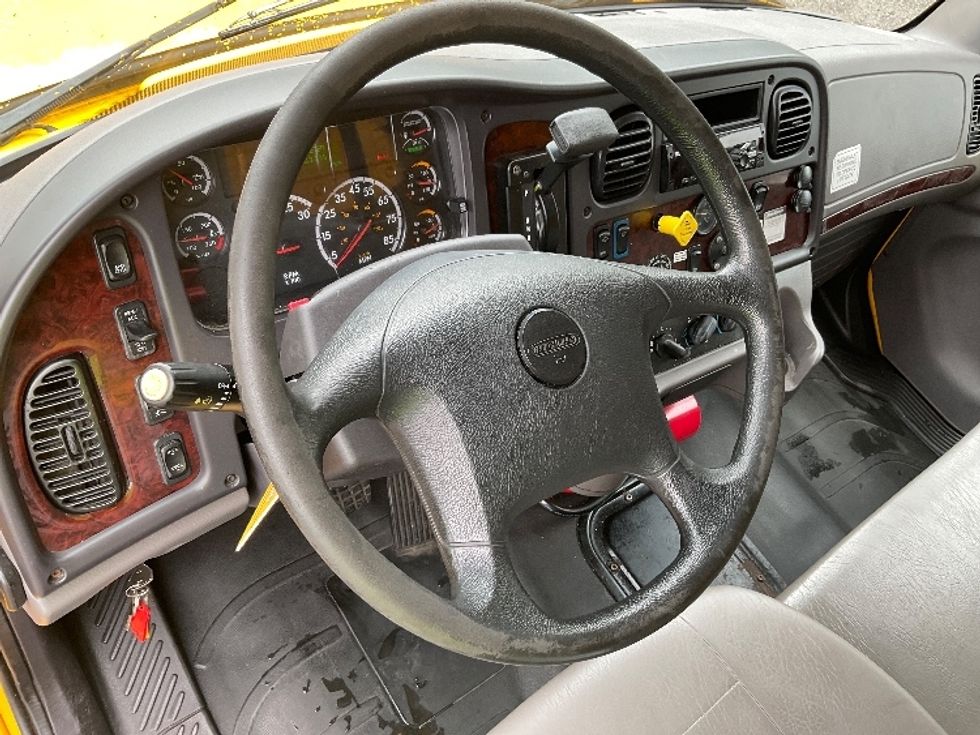 Medium Duty Box Truck-Light and Medium Duty Trucks-Freightliner-2020-M2-Youngstown-OH-154,422\n\t\tmiles-$ 53,000 - Image 17