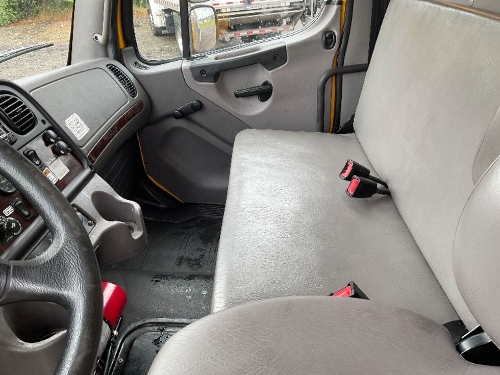 Medium Duty Box Truck-Light and Medium Duty Trucks-Freightliner-2020-M2-Youngstown-OH-154,422\n\t\tmiles-$ 53,000 - Image 19