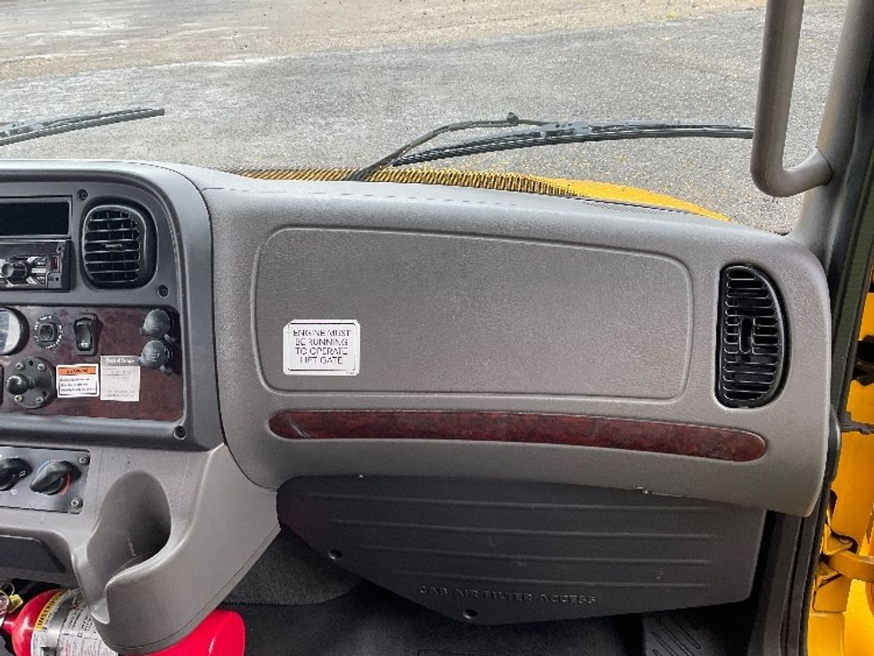 Medium Duty Box Truck-Light and Medium Duty Trucks-Freightliner-2020-M2-Youngstown-OH-154,422\n\t\tmiles-$ 53,000 - Image 21