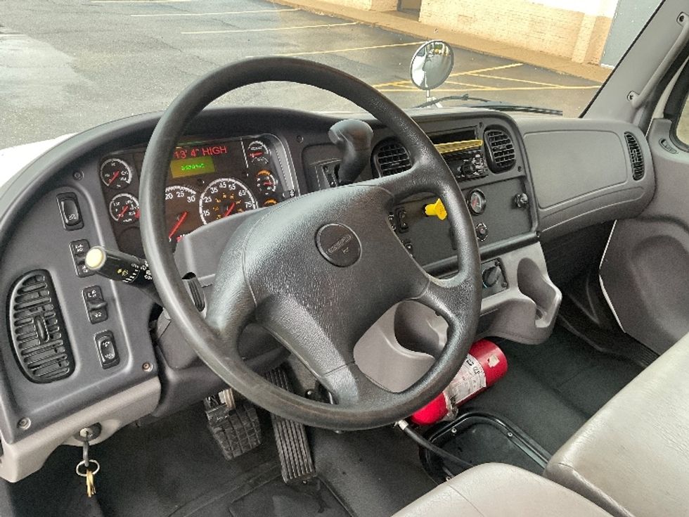 Medium Duty Box Truck-Light and Medium Duty Trucks-Freightliner-2020-M2-Youngstown-OH-206,222\n\t\tmiles-$ 47,750 - Image 17