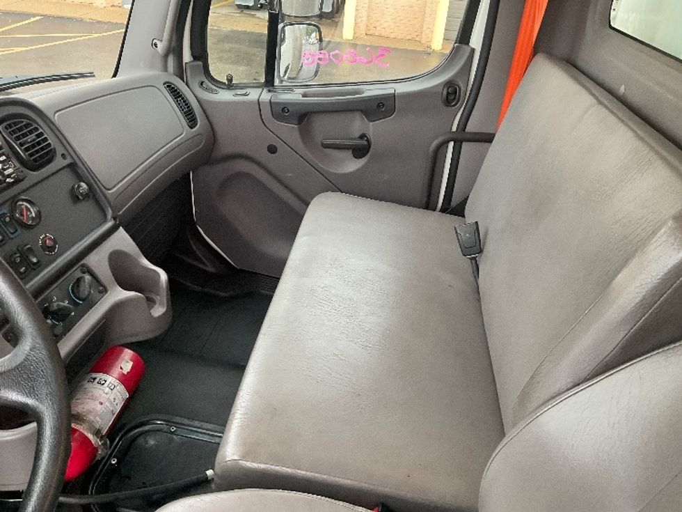 Medium Duty Box Truck-Light and Medium Duty Trucks-Freightliner-2020-M2-Youngstown-OH-206,222\n\t\tmiles-$ 47,750 - Image 19