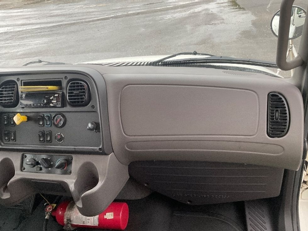 Medium Duty Box Truck-Light and Medium Duty Trucks-Freightliner-2020-M2-Youngstown-OH-206,222\n\t\tmiles-$ 47,750 - Image 21