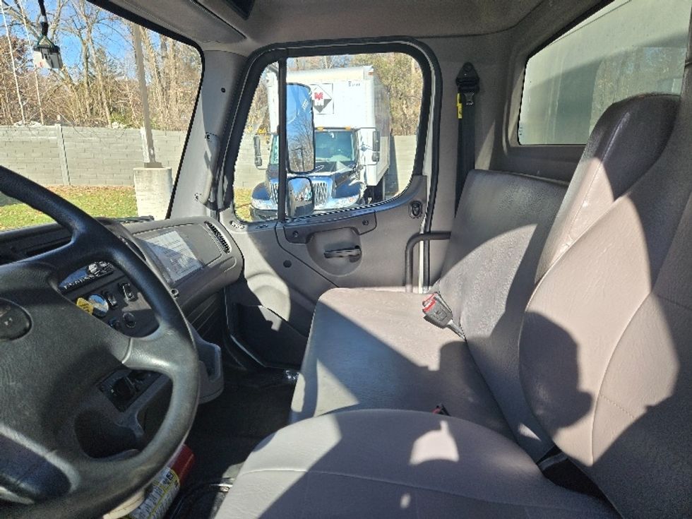 Medium Duty Box Truck-Light and Medium Duty Trucks-Freightliner-2020-M2-Ypsilanti-MI-103,242\n\t\tmiles-$ 60,500 - Image 19
