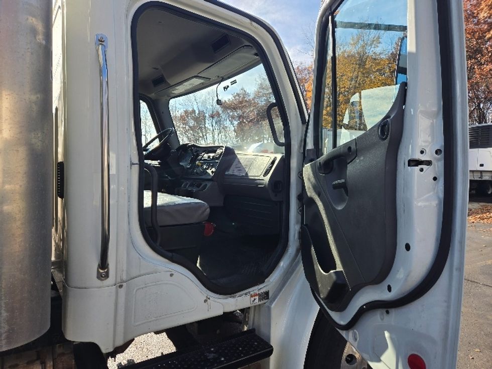 Medium Duty Box Truck-Light and Medium Duty Trucks-Freightliner-2020-M2-Ypsilanti-MI-103,242\n\t\tmiles-$ 60,500 - Image 20