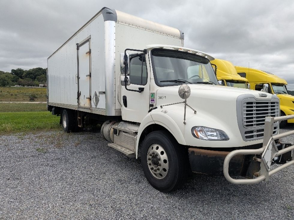 Medium Duty Box Truck-Light and Medium Duty Trucks-Freightliner-2020-M211242S-Duncansville-PA-385,349\n\t\tmiles-$ 60,750 - Image 1