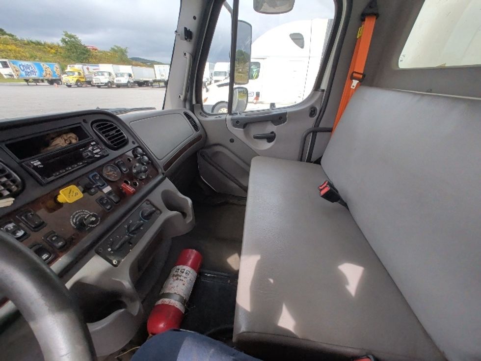 Medium Duty Box Truck-Light and Medium Duty Trucks-Freightliner-2020-M211242S-Duncansville-PA-385,349\n\t\tmiles-$ 60,750 - Image 19