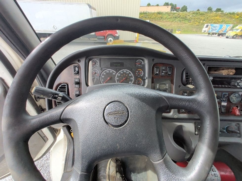 Medium Duty Box Truck-Light and Medium Duty Trucks-Freightliner-2020-M211242S-Duncansville-PA-385,349\n\t\tmiles-$ 60,750 - Image 18