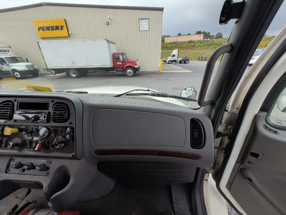 Medium Duty Box Truck-Light and Medium Duty Trucks-Freightliner-2020-M211242S-Duncansville-PA-385,349\n\t\tmiles-$ 60,750 - Image 21