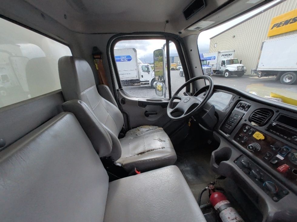Medium Duty Box Truck-Light and Medium Duty Trucks-Freightliner-2020-M211242S-Duncansville-PA-385,349\n\t\tmiles-$ 60,750 - Image 22