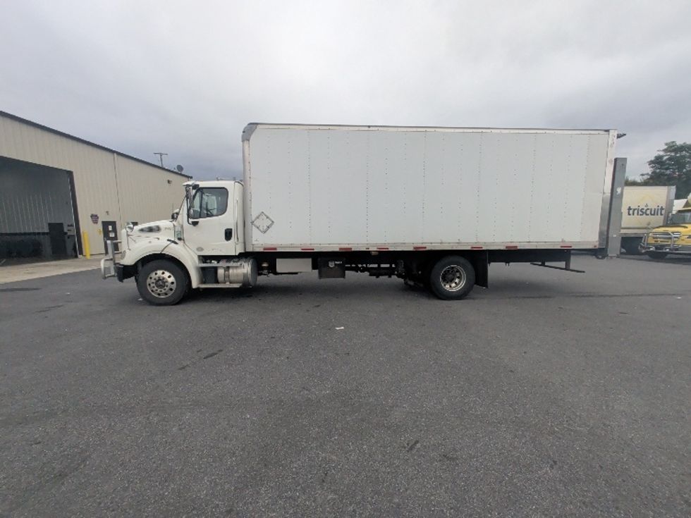 Medium Duty Box Truck-Light and Medium Duty Trucks-Freightliner-2020-M211242S-Duncansville-PA-404,806\n\t\tmiles-$ 62,500 - Image 4