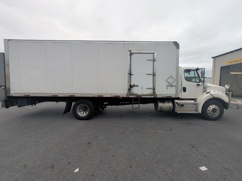 Medium Duty Box Truck-Light and Medium Duty Trucks-Freightliner-2020-M211242S-Duncansville-PA-404,806\n\t\tmiles-$ 62,500 - Image 15