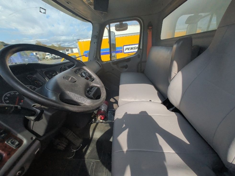 Medium Duty Box Truck-Light and Medium Duty Trucks-Freightliner-2020-M211242S-Duncansville-PA-404,806\n\t\tmiles-$ 62,500 - Image 17