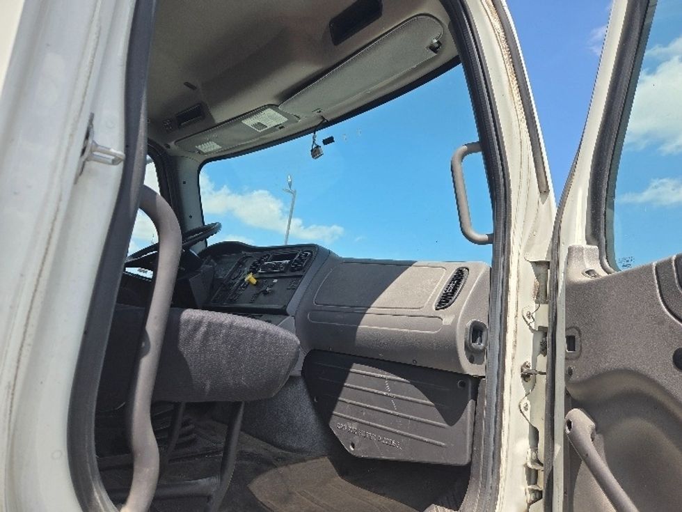 Medium Duty Box Truck-Light and Medium Duty Trucks-Freightliner-2020-M211242S-Kansas City-MO-491,742\n\t\tmiles-$ 59,500 - Image 20