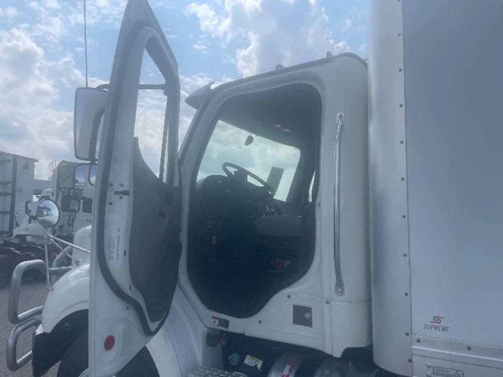 Medium Duty Box Truck-Light and Medium Duty Trucks-Freightliner-2020-M211242S-Lansing-MI-156,331\n\t\tmiles-$ 73,250 - Image 16