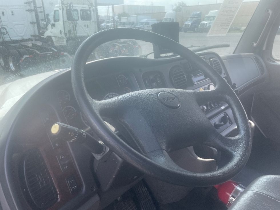 Medium Duty Box Truck-Light and Medium Duty Trucks-Freightliner-2020-M211242S-Lansing-MI-156,331\n\t\tmiles-$ 73,250 - Image 17