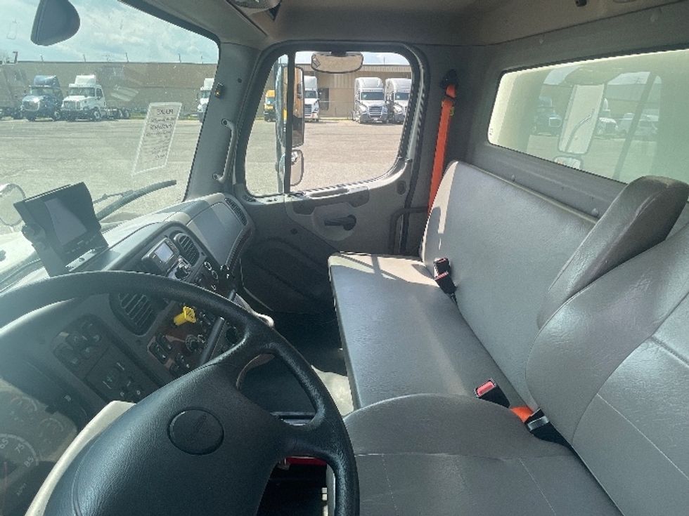 Medium Duty Box Truck-Light and Medium Duty Trucks-Freightliner-2020-M211242S-Lansing-MI-156,331\n\t\tmiles-$ 73,250 - Image 19