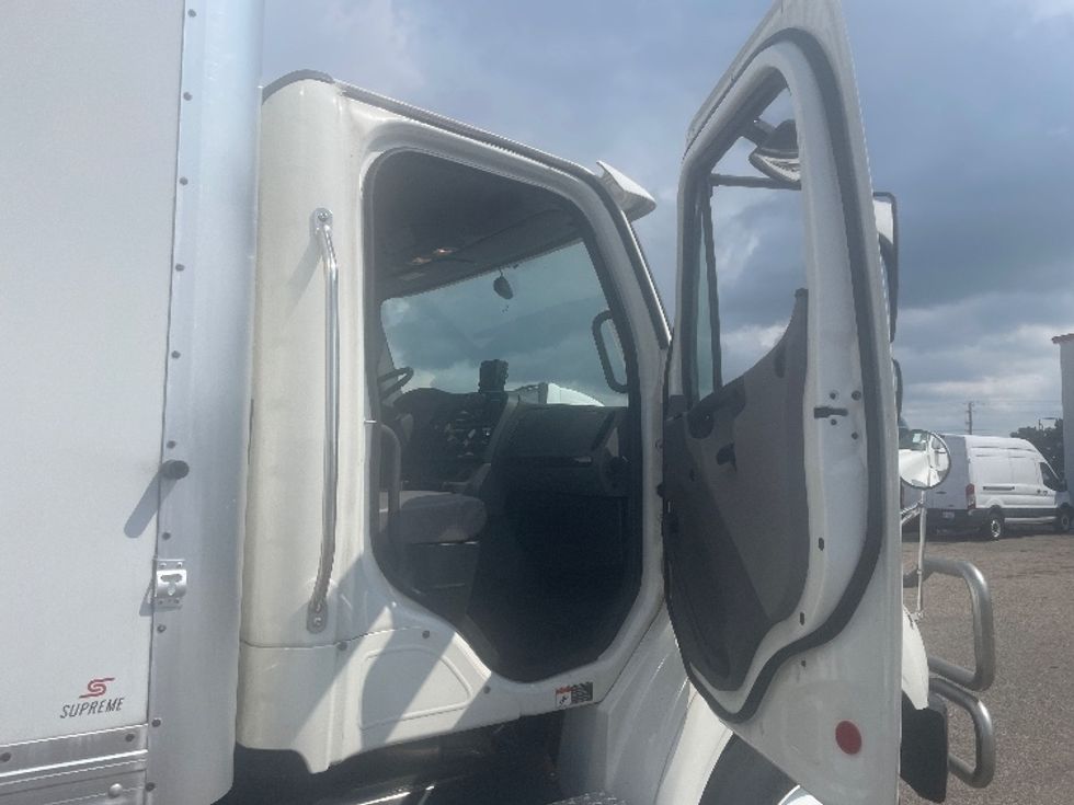 Medium Duty Box Truck-Light and Medium Duty Trucks-Freightliner-2020-M211242S-Lansing-MI-156,331\n\t\tmiles-$ 73,250 - Image 20