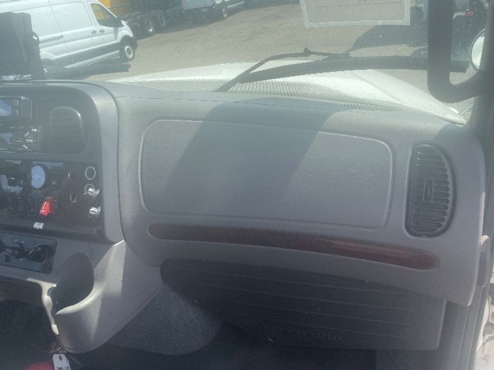 Medium Duty Box Truck-Light and Medium Duty Trucks-Freightliner-2020-M211242S-Lansing-MI-156,331\n\t\tmiles-$ 73,250 - Image 21