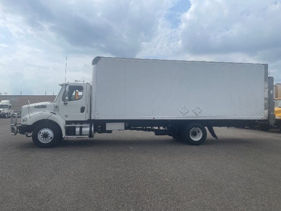 Medium Duty Box Truck-Light and Medium Duty Trucks-Freightliner-2020-M211242S-Lansing-MI-156,331\n\t\tmiles-$ 73,250 - Image 4