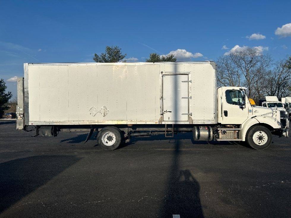 Medium Duty Box Truck-Light and Medium Duty Trucks-Freightliner-2020-M211242S-Lexington-KY-480,625\n\t\tmiles-$ 64,500 - Image 15