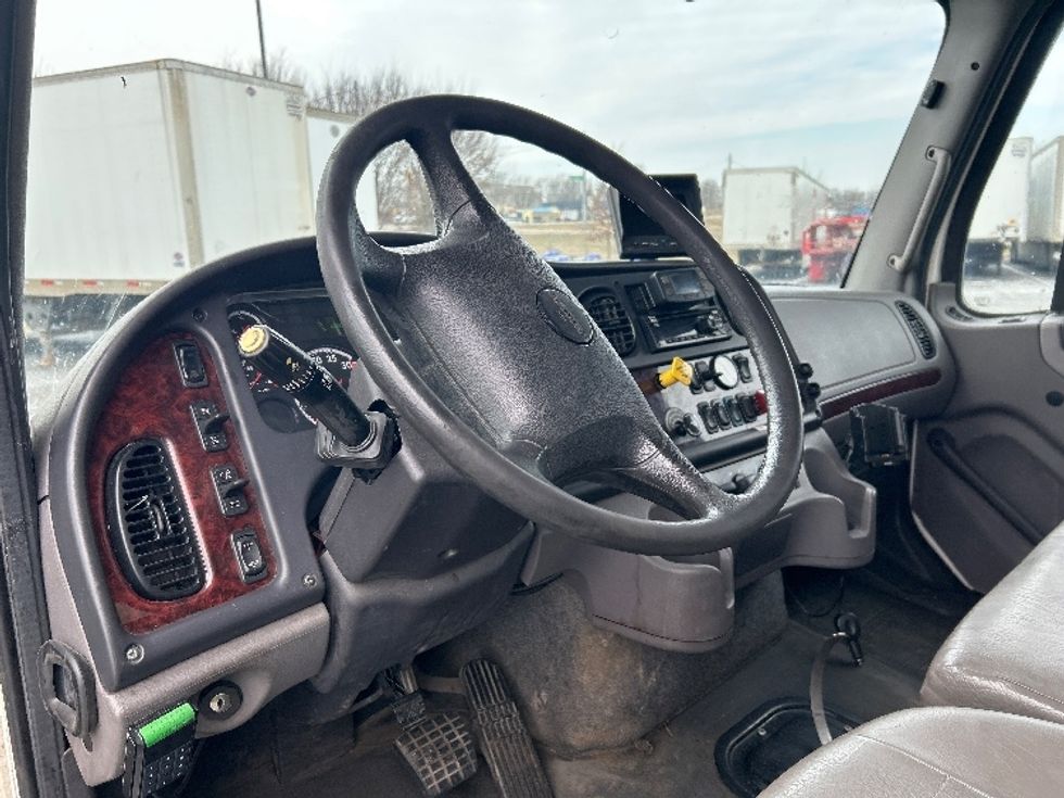Medium Duty Box Truck-Light and Medium Duty Trucks-Freightliner-2020-M211242S-Lexington-KY-480,625\n\t\tmiles-$ 64,500 - Image 17