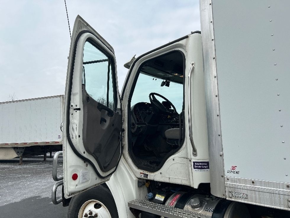 Medium Duty Box Truck-Light and Medium Duty Trucks-Freightliner-2020-M211242S-Lexington-KY-480,625\n\t\tmiles-$ 64,500 - Image 16