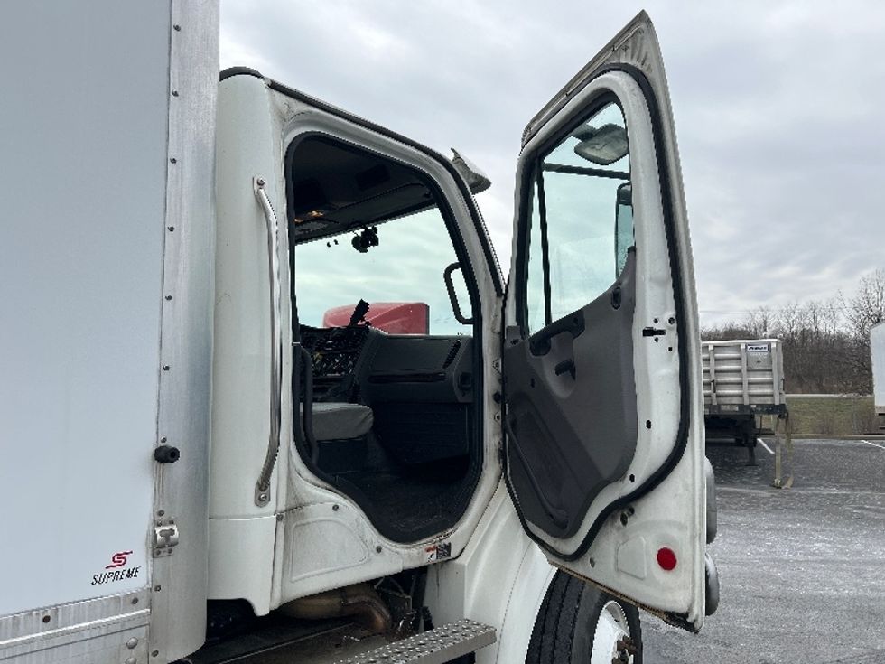 Medium Duty Box Truck-Light and Medium Duty Trucks-Freightliner-2020-M211242S-Lexington-KY-480,625\n\t\tmiles-$ 64,500 - Image 20