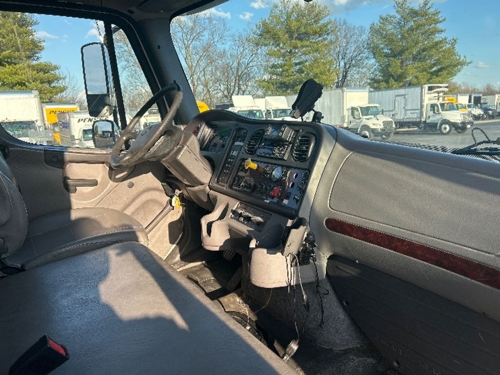 Medium Duty Box Truck-Light and Medium Duty Trucks-Freightliner-2020-M211242S-Lexington-KY-480,625\n\t\tmiles-$ 64,500 - Image 22