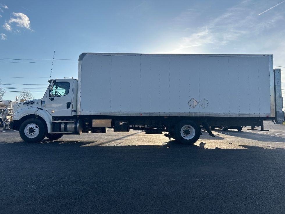 Medium Duty Box Truck-Light and Medium Duty Trucks-Freightliner-2020-M211242S-Lexington-KY-480,625\n\t\tmiles-$ 64,500 - Image 4