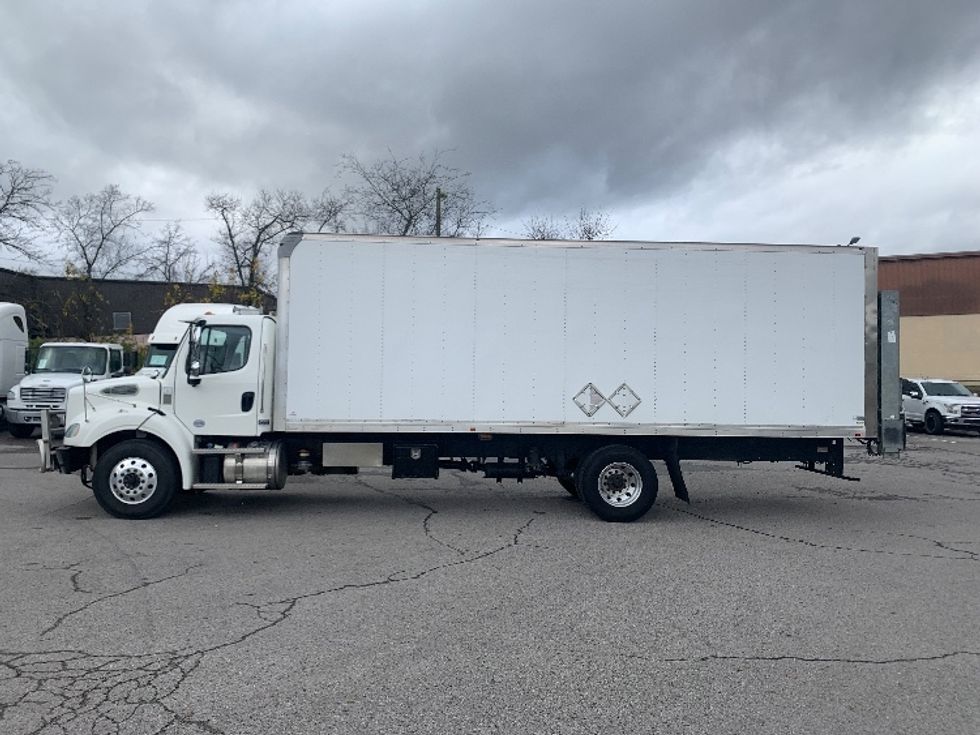 Medium Duty Box Truck-Light and Medium Duty Trucks-Freightliner-2020-M211242S-Nashville (Mount Juliet)-TN-550,912\n\t\tmiles-$ 55,000 - Image 4