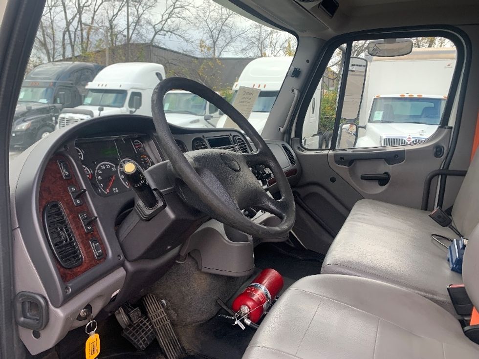 Medium Duty Box Truck-Light and Medium Duty Trucks-Freightliner-2020-M211242S-Nashville (Mount Juliet)-TN-550,912\n\t\tmiles-$ 55,000 - Image 17