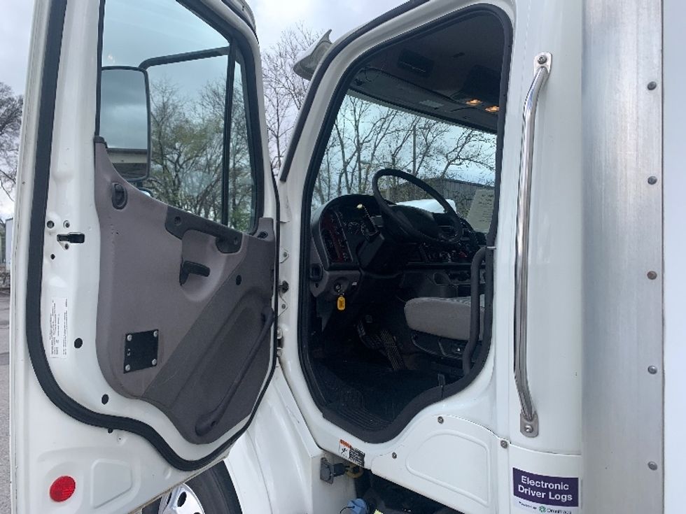 Medium Duty Box Truck-Light and Medium Duty Trucks-Freightliner-2020-M211242S-Nashville (Mount Juliet)-TN-550,912\n\t\tmiles-$ 55,000 - Image 16