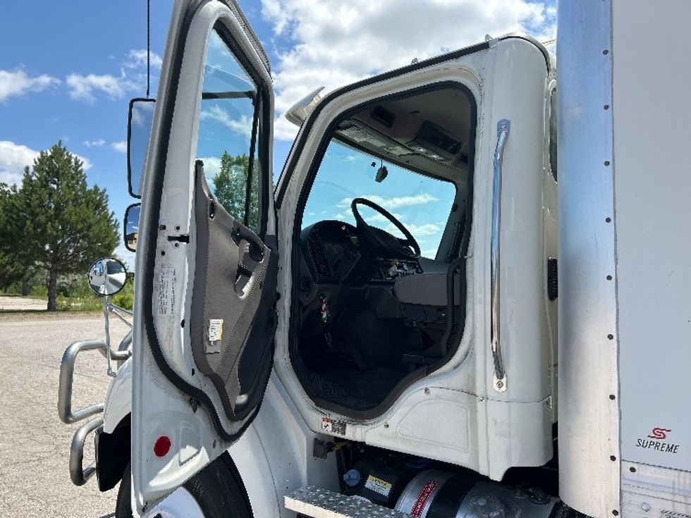 Medium Duty Box Truck-Light and Medium Duty Trucks-Freightliner-2020-M211242S-Saginaw-MI-426,427\n\t\tmiles-$ 58,500 - Image 15