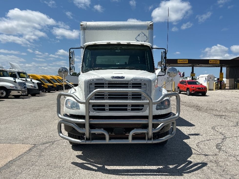 Medium Duty Box Truck-Light and Medium Duty Trucks-Freightliner-2020-M211242S-Saginaw-MI-426,427\n\t\tmiles-$ 58,500 - Image 2
