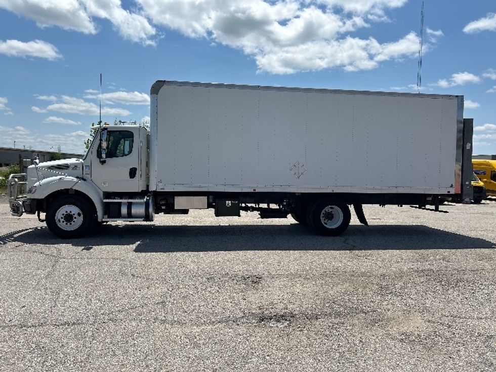 Medium Duty Box Truck-Light and Medium Duty Trucks-Freightliner-2020-M211242S-Saginaw-MI-426,427\n\t\tmiles-$ 58,500 - Image 4