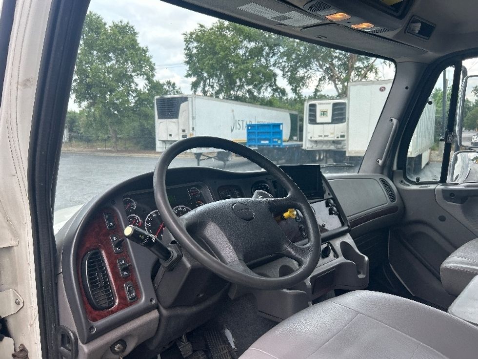 Medium Duty Box Truck-Light and Medium Duty Trucks-Freightliner-2020-M211264S-Atlanta (Conyers)-GA-254,258\n\t\tmiles-$ 90,500 - Image 17