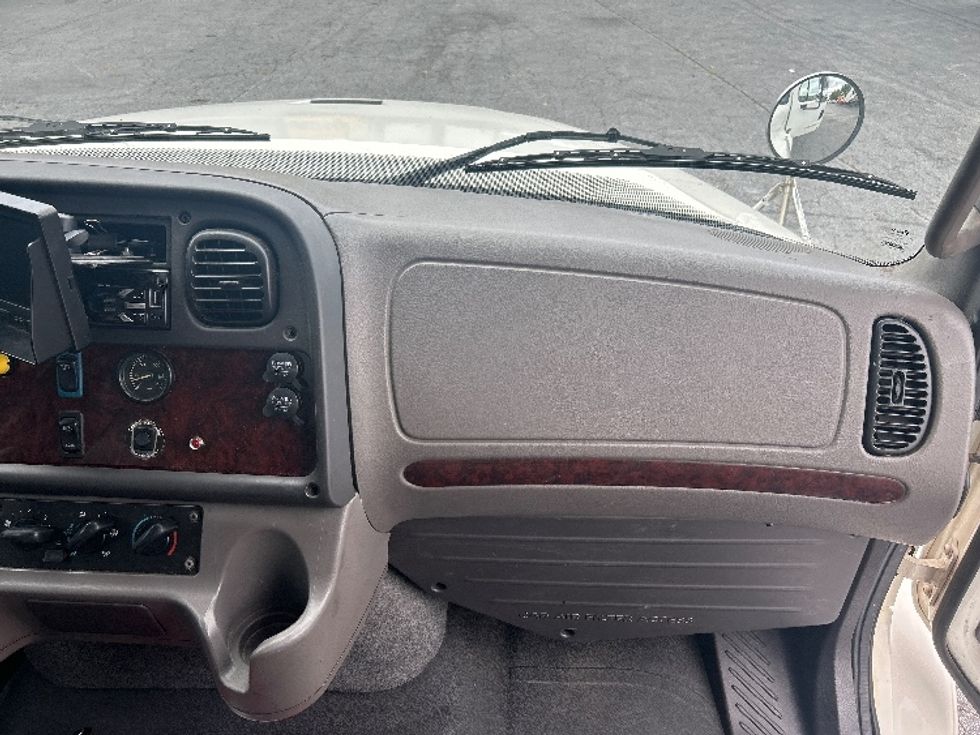 Medium Duty Box Truck-Light and Medium Duty Trucks-Freightliner-2020-M211264S-Atlanta (Conyers)-GA-254,258\n\t\tmiles-$ 90,500 - Image 21