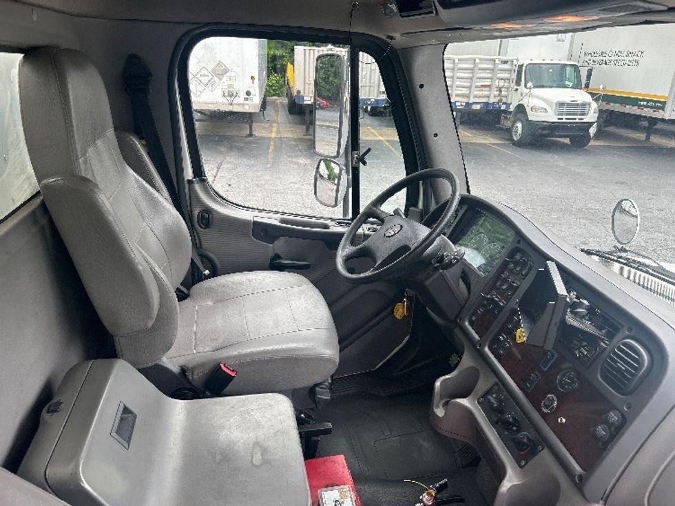 Medium Duty Box Truck-Light and Medium Duty Trucks-Freightliner-2020-M211264S-Atlanta (Conyers)-GA-254,258\n\t\tmiles-$ 90,500 - Image 22