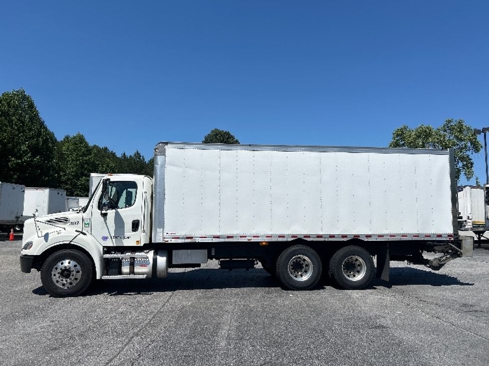 Medium Duty Box Truck-Light and Medium Duty Trucks-Freightliner-2020-M211264S-Atlanta (Conyers)-GA-265,550\n\t\tmiles-$ 87,000 - Image 4