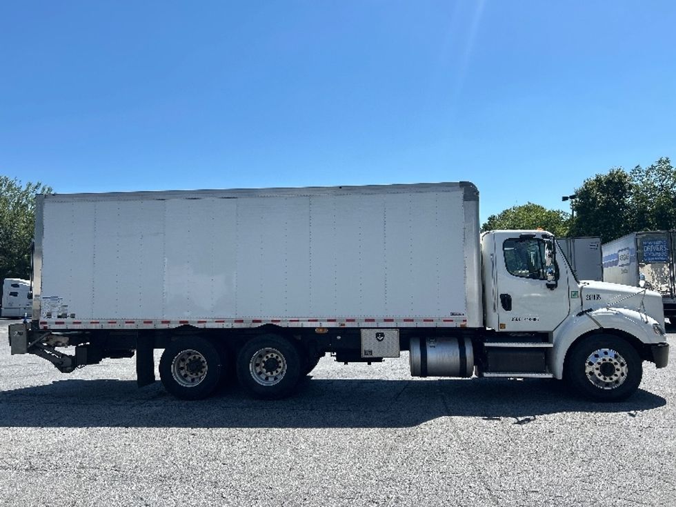 Medium Duty Box Truck-Light and Medium Duty Trucks-Freightliner-2020-M211264S-Atlanta (Conyers)-GA-265,550\n\t\tmiles-$ 87,000 - Image 15
