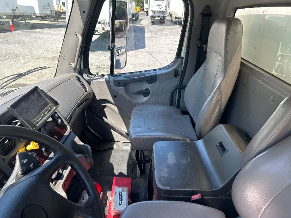 Medium Duty Box Truck-Light and Medium Duty Trucks-Freightliner-2020-M211264S-Atlanta (Conyers)-GA-265,550\n\t\tmiles-$ 87,000 - Image 19