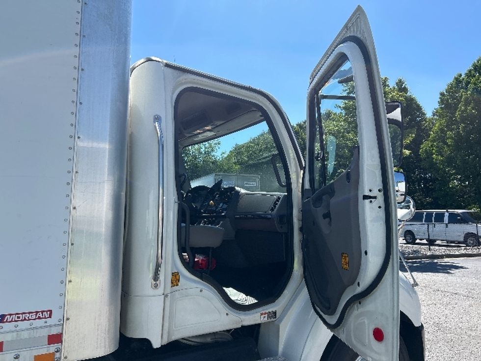 Medium Duty Box Truck-Light and Medium Duty Trucks-Freightliner-2020-M211264S-Atlanta (Conyers)-GA-265,550\n\t\tmiles-$ 87,000 - Image 20