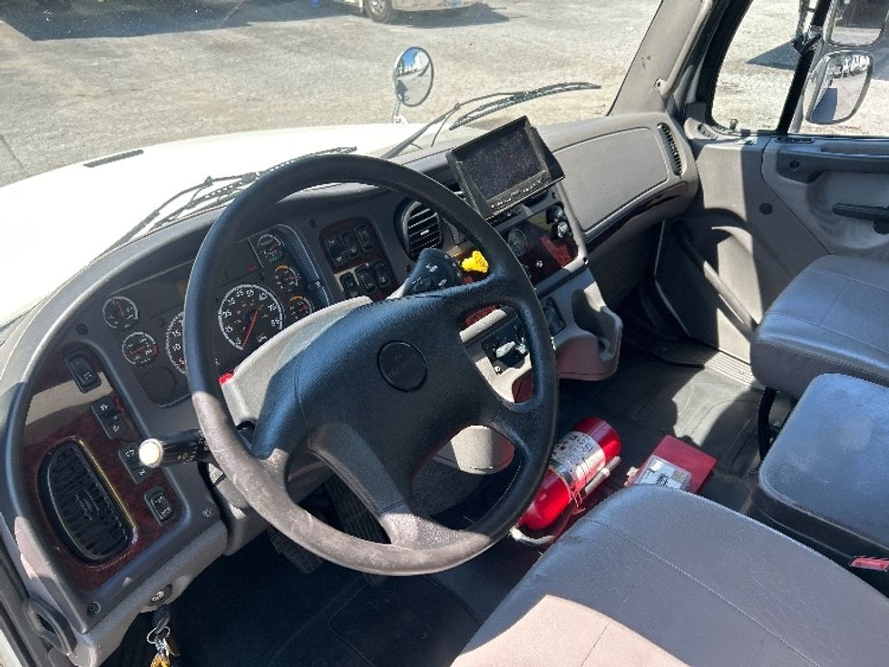 Medium Duty Box Truck-Light and Medium Duty Trucks-Freightliner-2020-M211264S-Atlanta (Conyers)-GA-265,550\n\t\tmiles-$ 87,000 - Image 17