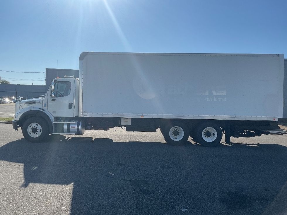 Medium Duty Box Truck-Light and Medium Duty Trucks-Freightliner-2020-M211264S-Birmingham-AL-224,000\n\t\tmiles-$ 95,500 - Image 4