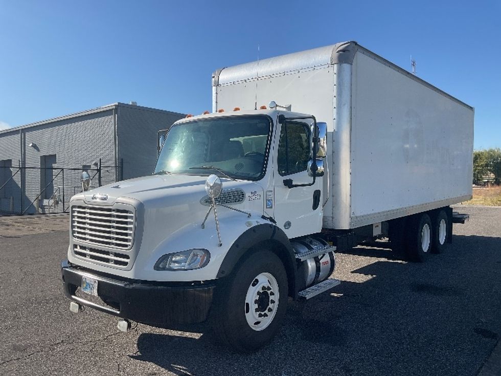 Medium Duty Box Truck-Light and Medium Duty Trucks-Freightliner-2020-M211264S-Birmingham-AL-224,000\n\t\tmiles-$ 95,500 - Image 3